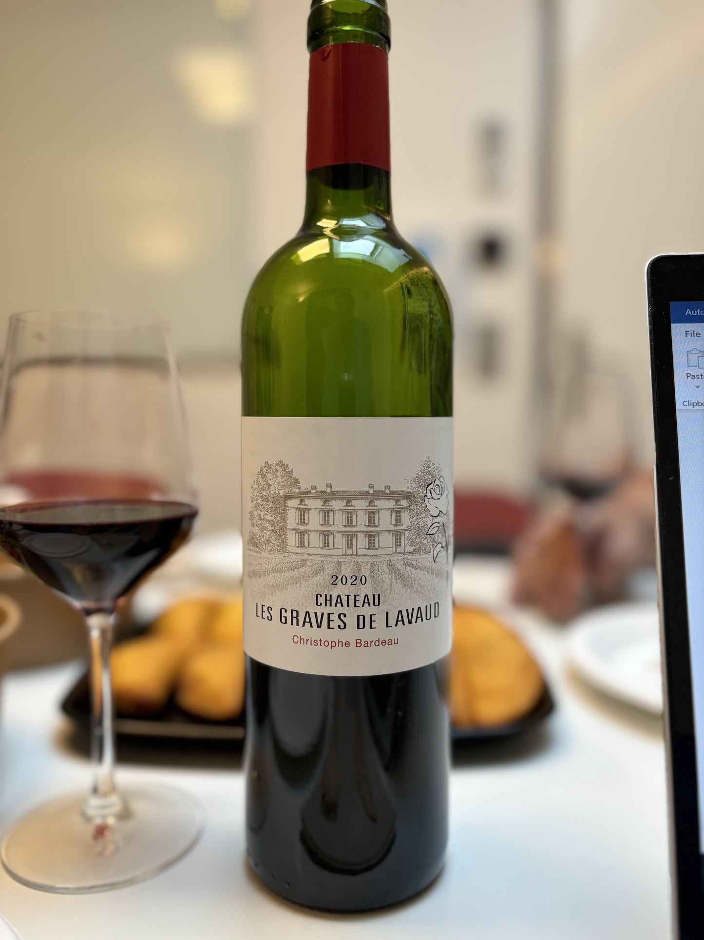 Chateau Les Graves de Lavaud Lalande de Pomerol 2019