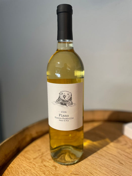 Otter & Fox Fiano Sierra Foothills 2024